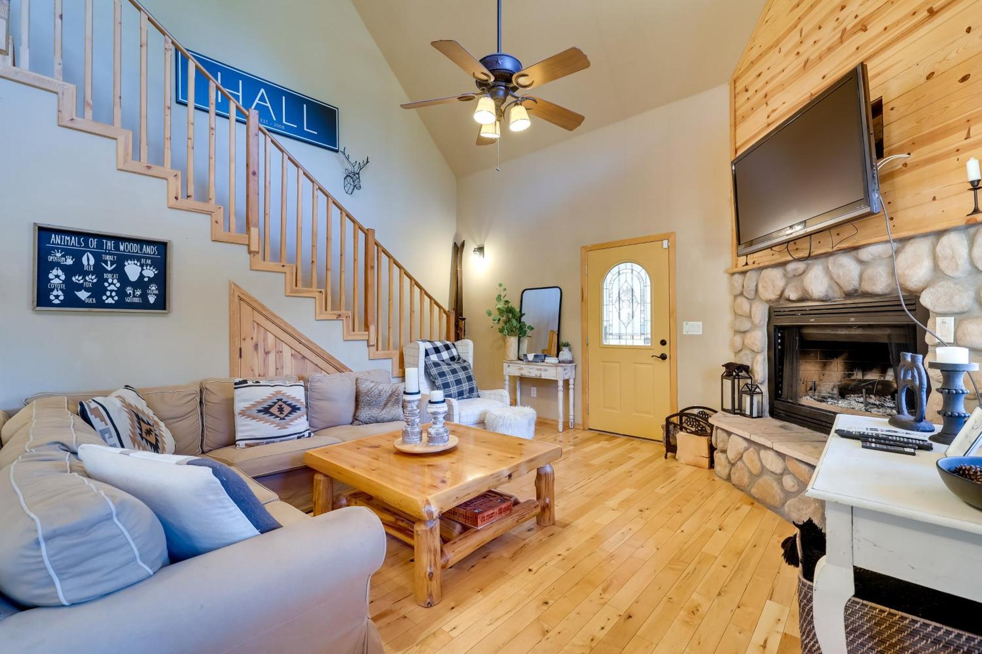 Dog-Friendly Nutrioso Cabin With Wraparound Porch! Exterior photo