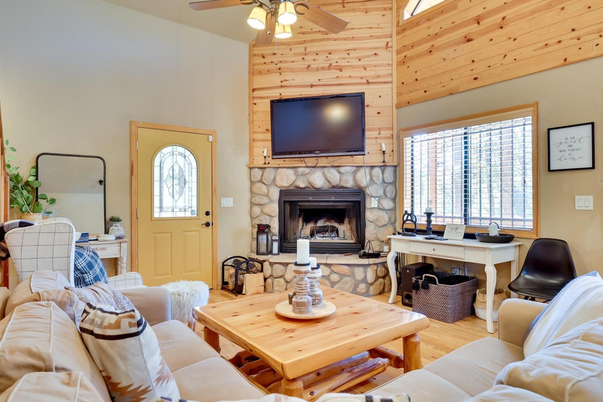 Dog-Friendly Nutrioso Cabin With Wraparound Porch! Exterior photo
